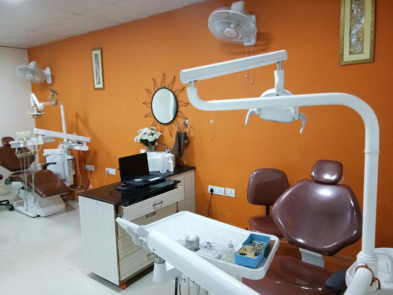 Rakehs Dentist clinic in Gurgaon